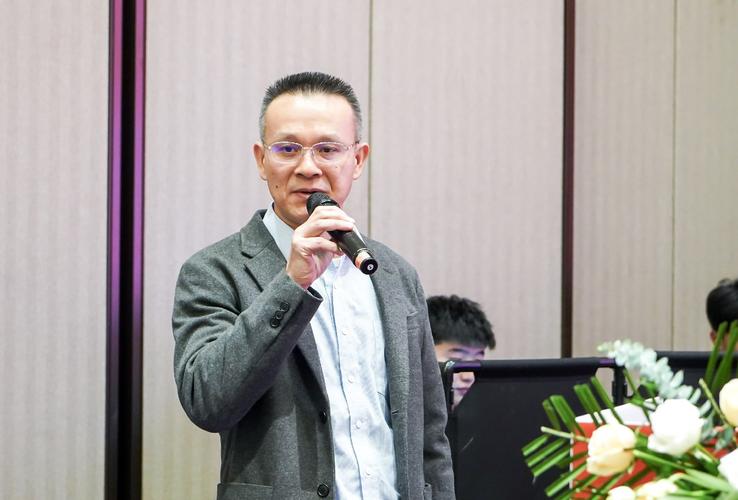 前后)技术交流与展览会议同期举行了汽车防腐蚀老化新技术交流及展示